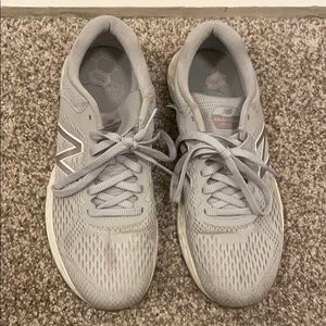 New Balance Tennis Shoes in gray size 8